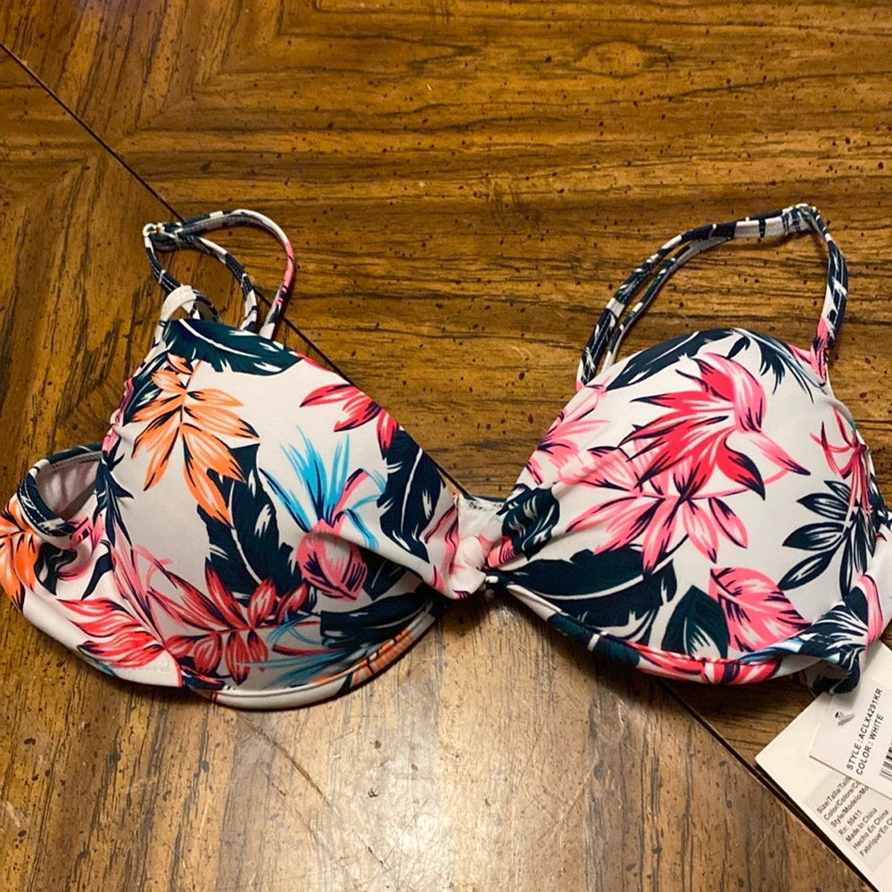 Cyn & Luca Bikini Top size M
